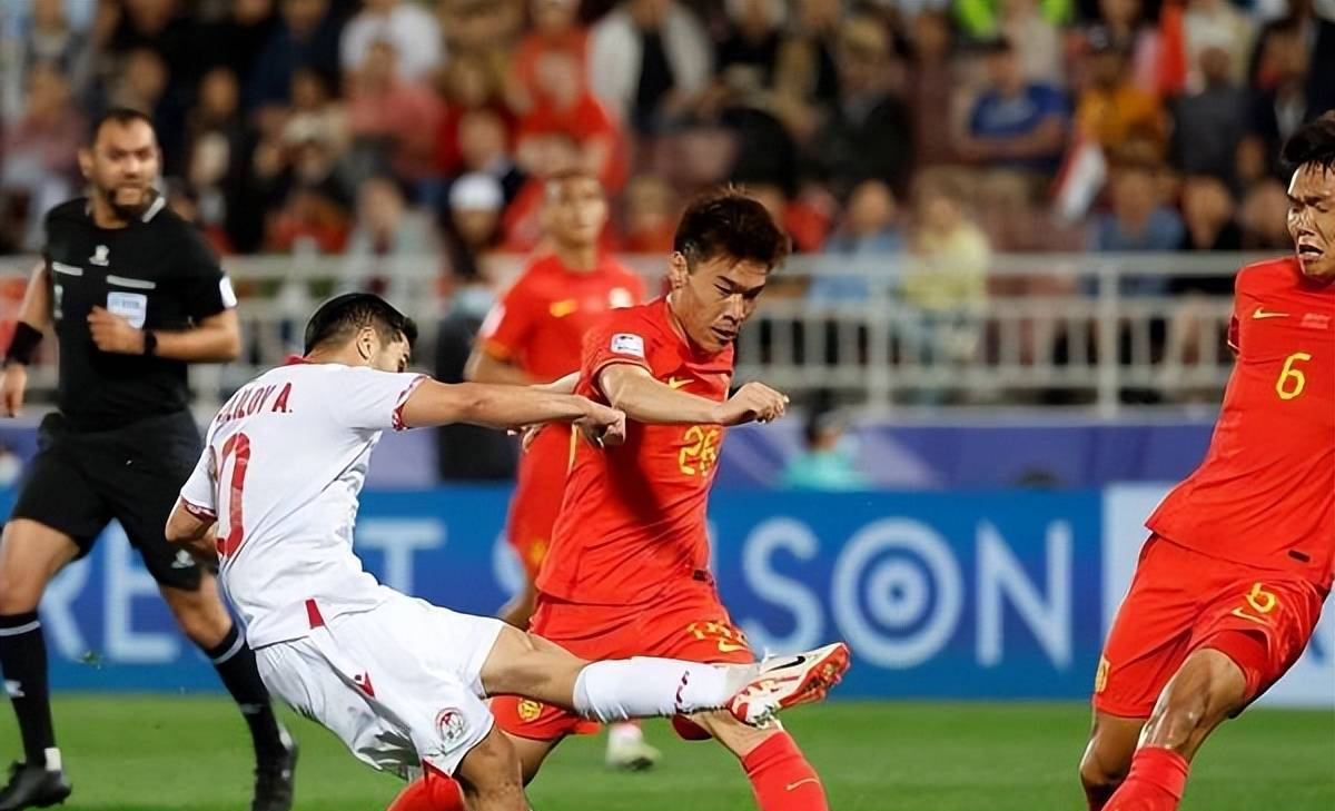 中超球队实力对决，劲旅展现顶尖风采